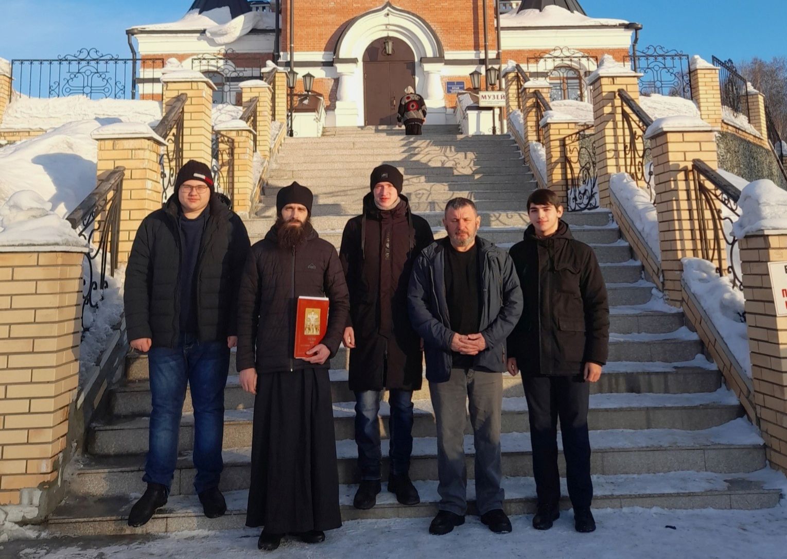 Учащиеся Новосибирской духовной семинарии совершили паломническую поездку в Ложок